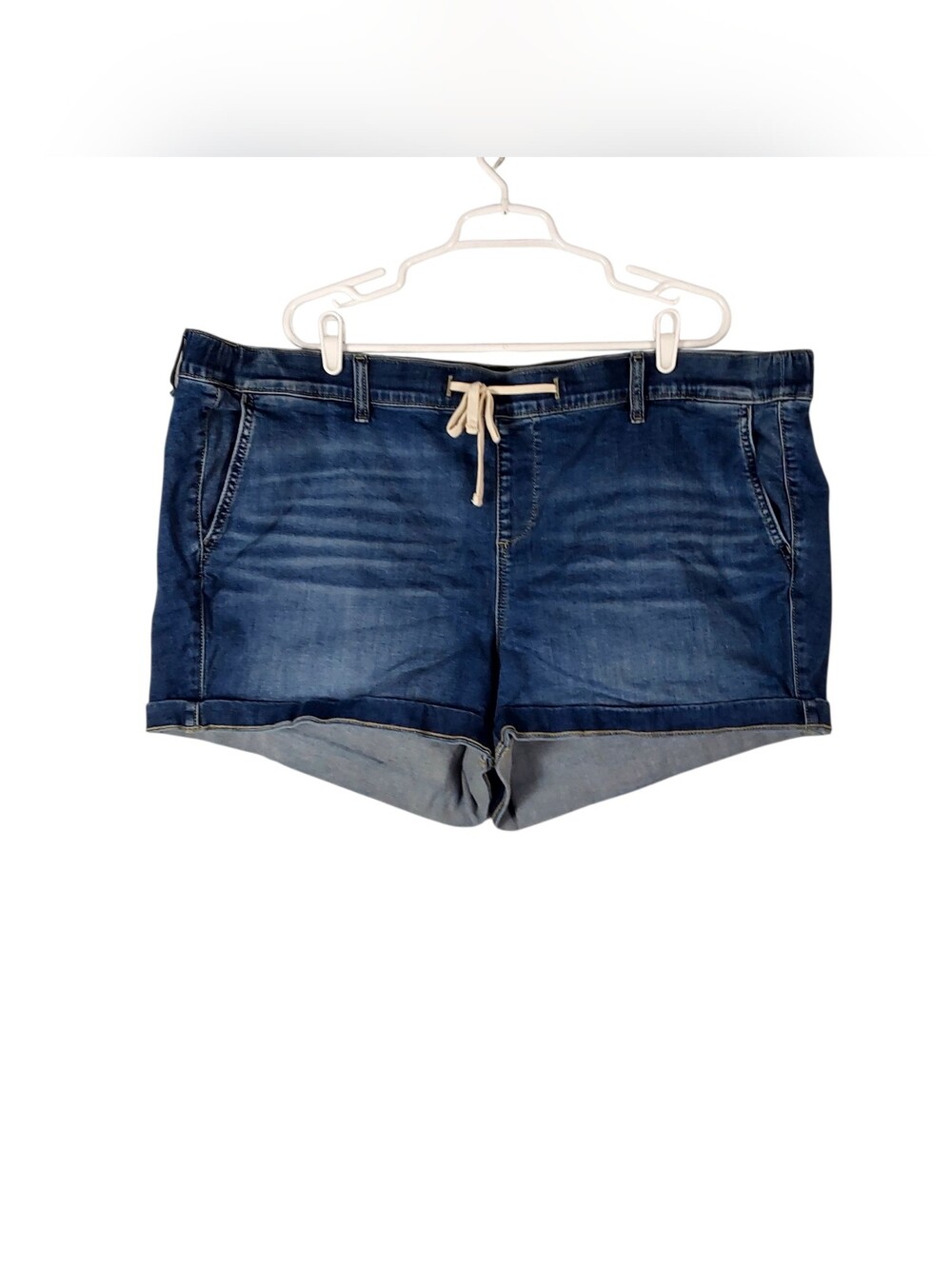 Torrid 3.5'' Weekend Mid-Rise Short - Picture 2 of 10